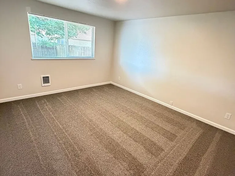 3998 Linn Ave SE — Photo 14