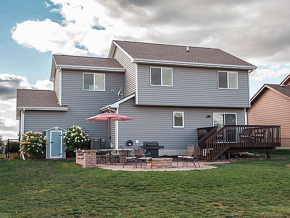 5th image of 711 NW Orchard Dr