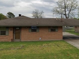 1004 N 12th St, Port Allen, LA 70767