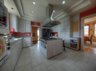 216 9th St NW, Albuquerque, NM 87102