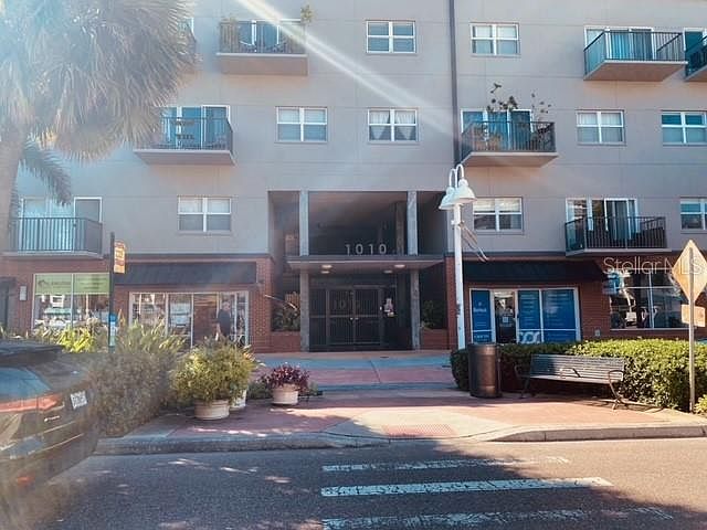1st image of 1010 Central Ave APT 403
