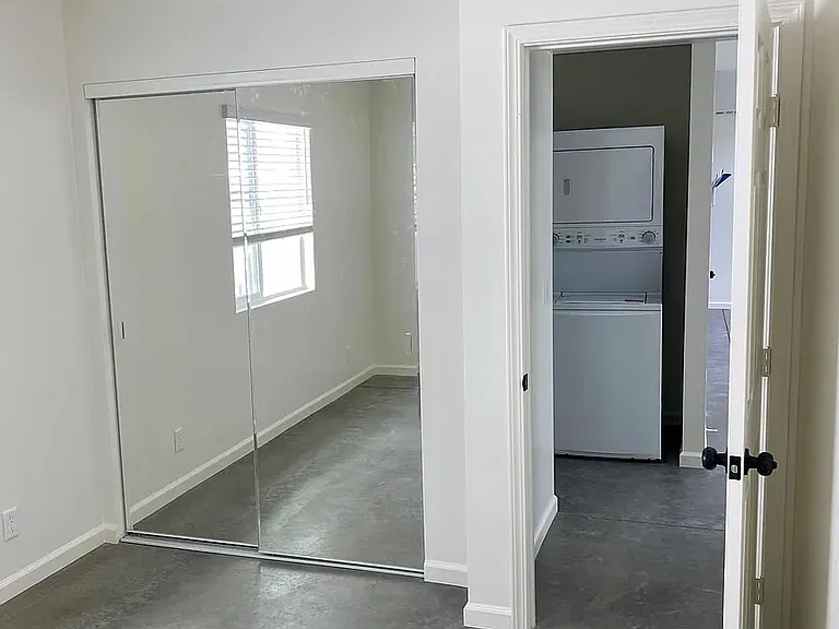 332 W Robertson Ave #B — Photo 8