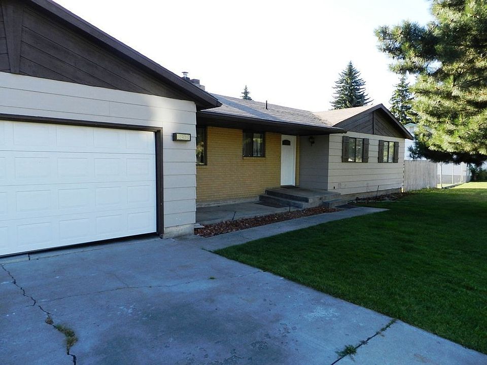 2nd image of 1221 N Morgan Rd