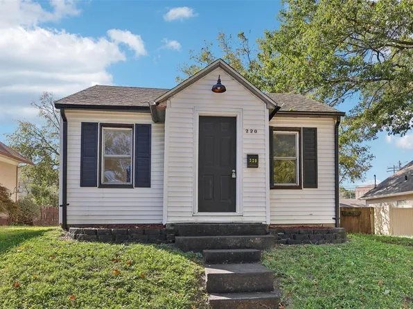 220 W Center St, Lebanon, IL 62254