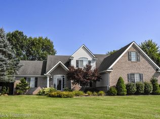 8571 Saddlewood Cir, Brighton, MI