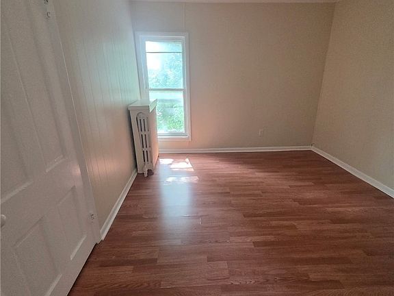 4th image of 1520 Lafayette Ave