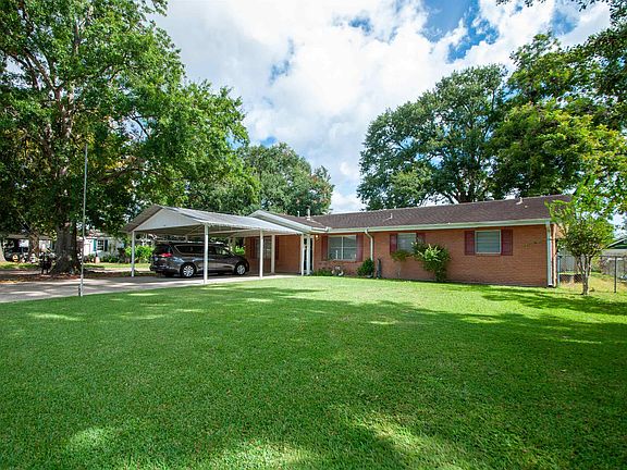 2nd image of 401 Carol Rd