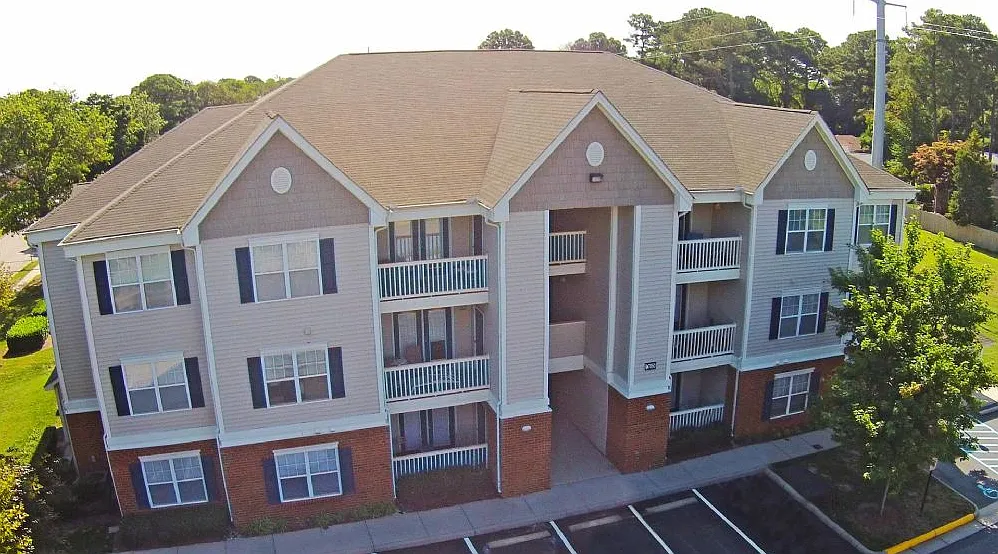 Park Towne Apartments — Photo 3