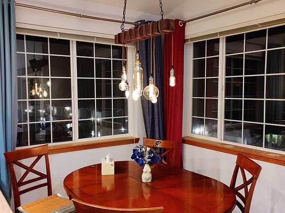 4th image of 18646 NE 55th Way