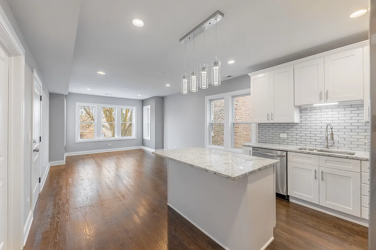 Building Photo - 7118 S Talman Ave #2