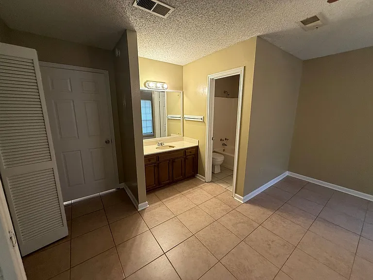 1126 Willow Creek Dr #1128 — Photo 4