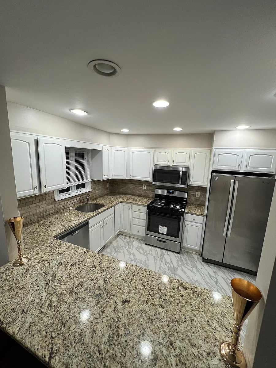Building Photo - 43 Colonial Dr #1
