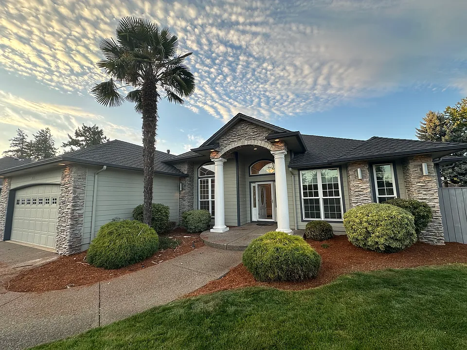 109 Shyrina Ct N
