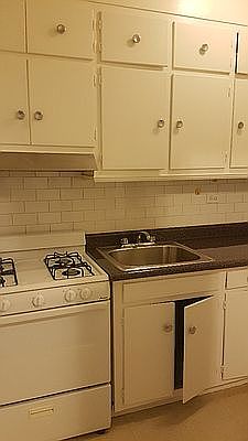 4th image of 465 E 7th St APT 1F