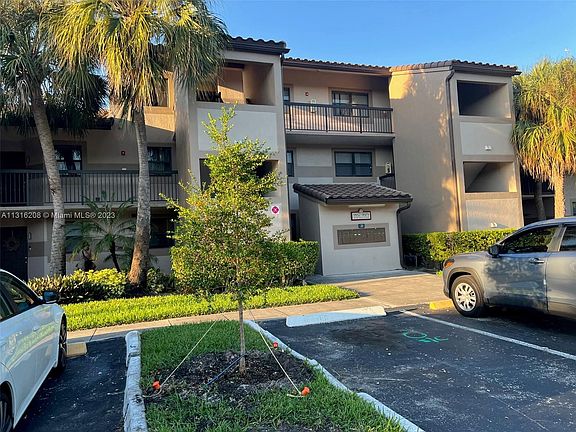 3rd image of 9963 Nob Hill Ln #9963