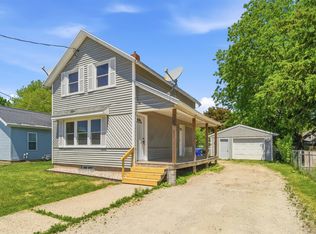 1014 W Kamps Ave, Appleton, WI 54914