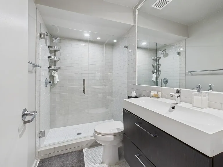 888 Hilgard — Photo 38