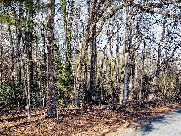 4th image of 114 Hunter Dr
