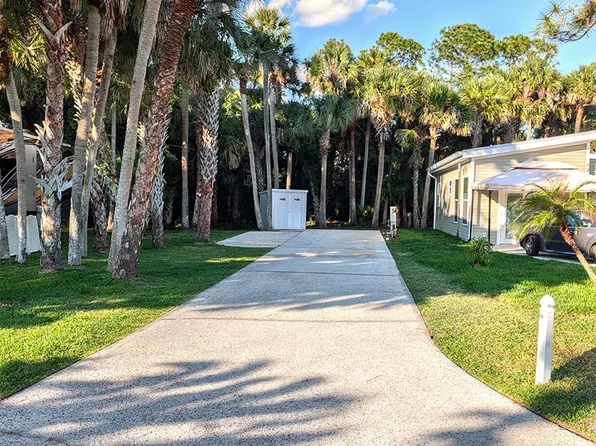 426 Oak Cove Rd, Titusville, FL 32780