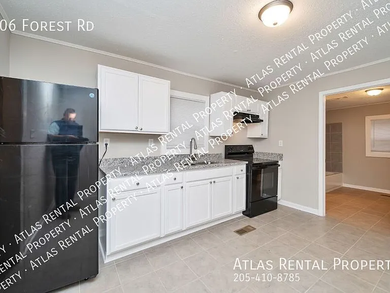 406 Forest Rd — Photo 13