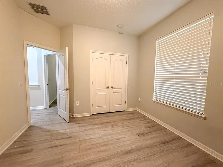 12947 Runswick Ave — Photo 25