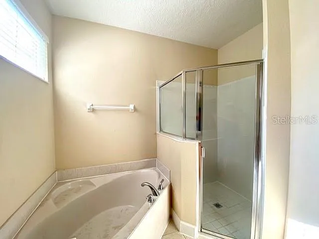 10429 Kristen Park Dr — Photo 17