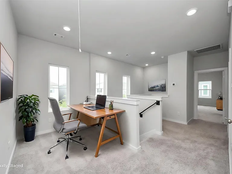 3830 Glossy Lake Dr — Photo 32