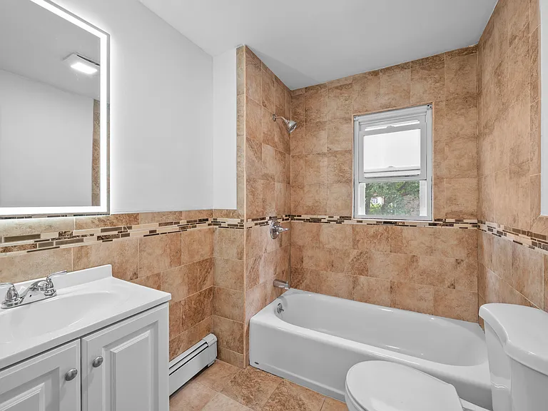 33 Hilton St #2 — Photo 8