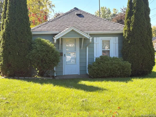 1523 W Stewart St, Owosso, MI 48867