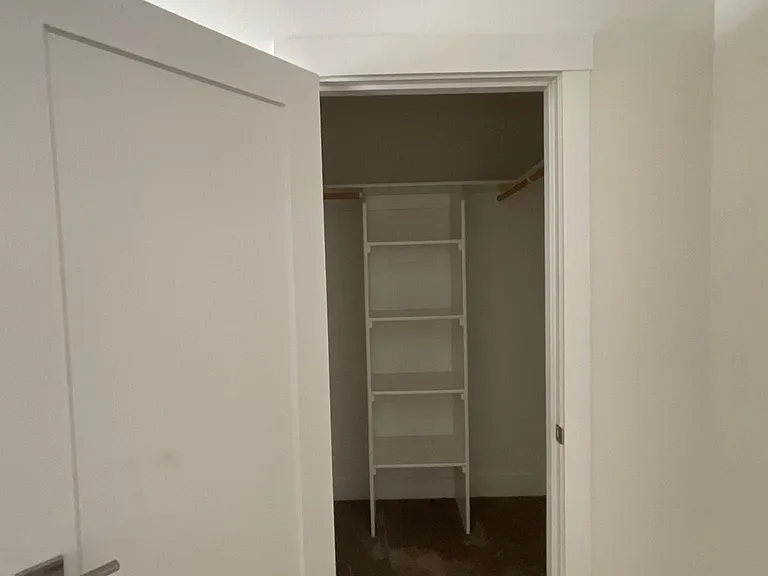 210 Lexington Ave #A — Photo 18