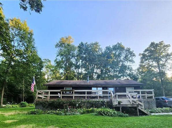 3250 Bay Rd SE, Carrollton, OH 44615