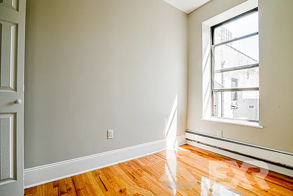 Rented by EXR | media 4