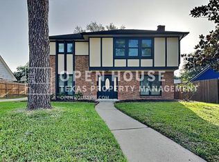 15318 Sterling Lake Dr, Houston, TX 77095
