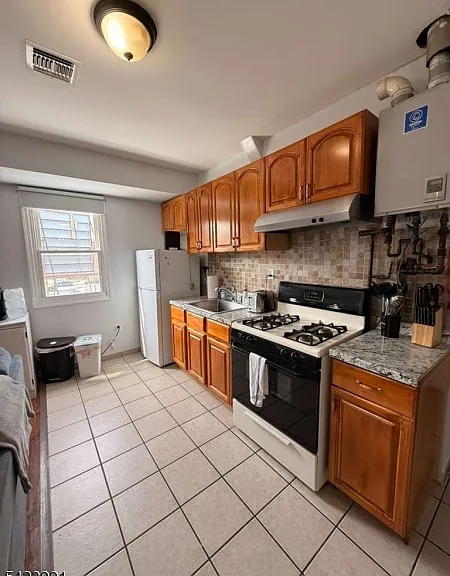 296 Passaic St #3 — Photo 3