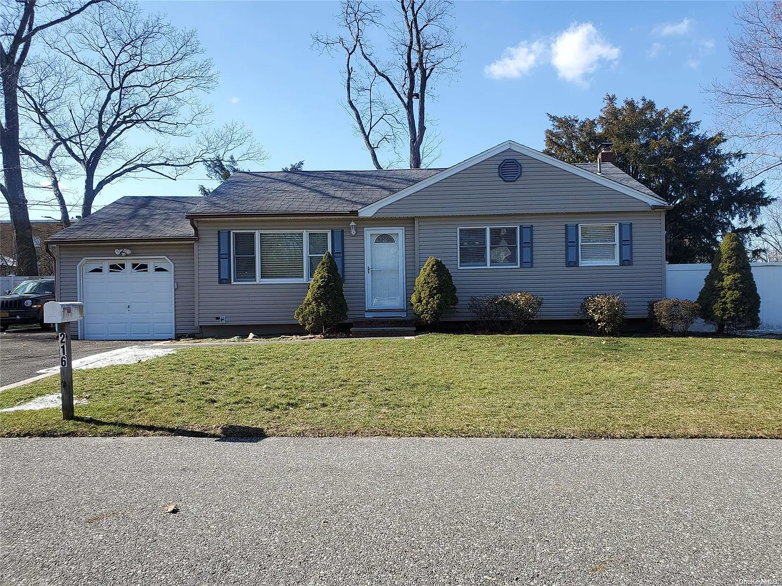 216 Park Avenue photo 1