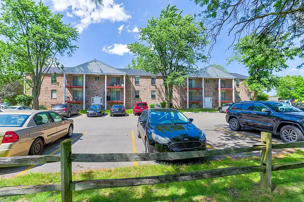 Oak Hill Apartments- Hill Ave. — Photo 3