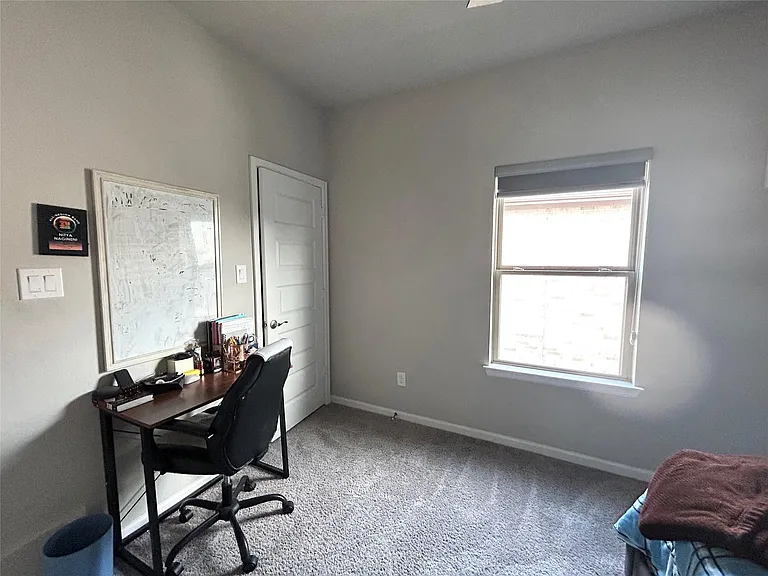 18531 Wolf Mountain Ln — Photo 21