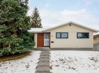 4535 W Vandergrift Cres NW, Calgary, AB T3A 0J1