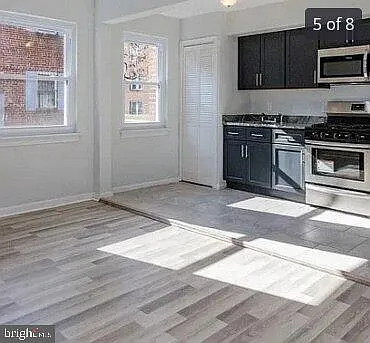 529 16th St NE #4 — Photo 4
