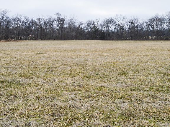 4th image of 447 Pepper Hill Rd