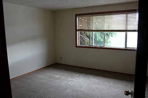 434 NE 57th Ave — Photo 18