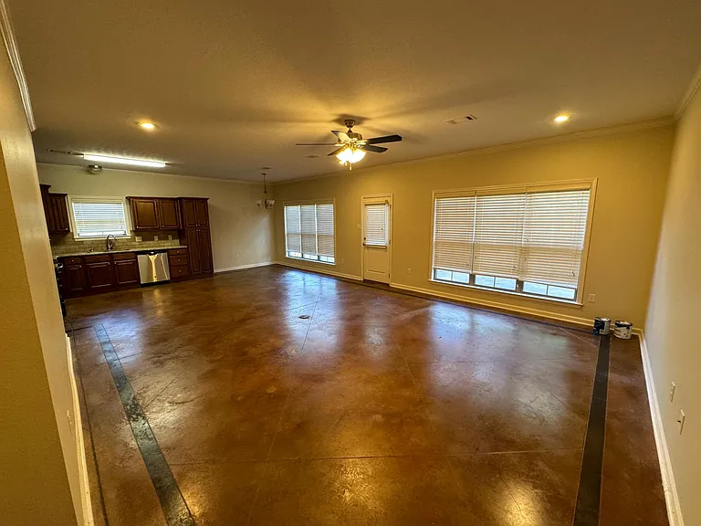 1380 Sena Dr — Photo 5