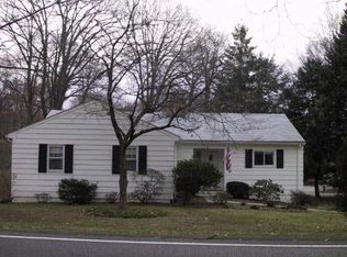 71 Laddins Rock Rd, Old Greenwich, CT 06870