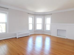 646 Sheridan Sq #C, Evanston, IL 60202