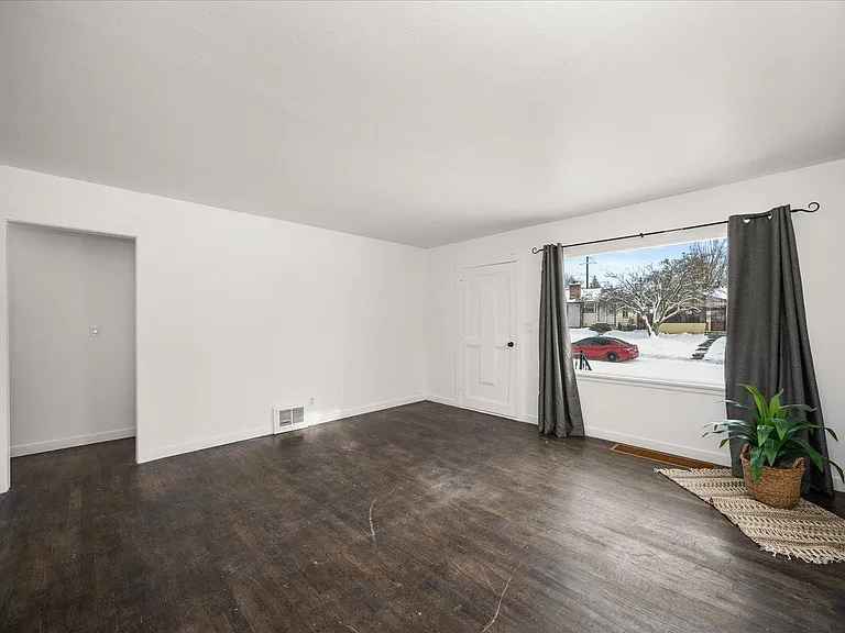 3923 N Walnut St — Photo 5