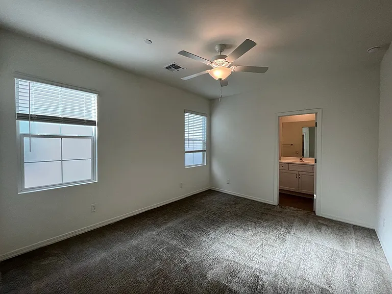 265 E Balsam Dr — Photo 33
