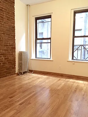 Rented by Warren T Real Estate Corp. | media 14