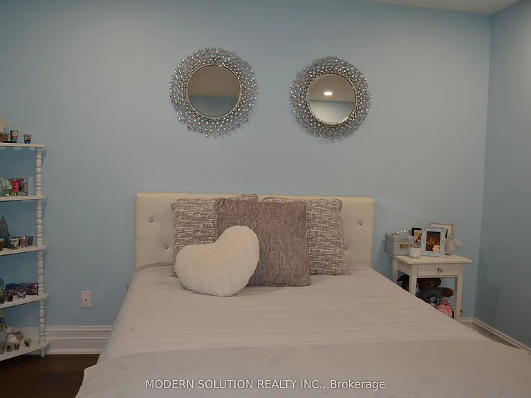 65 Manning Cres — Photo 26