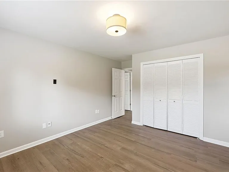 605 Candler St #B13 — Photo 18