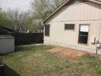 4th image of 1103 Peggotty Pl